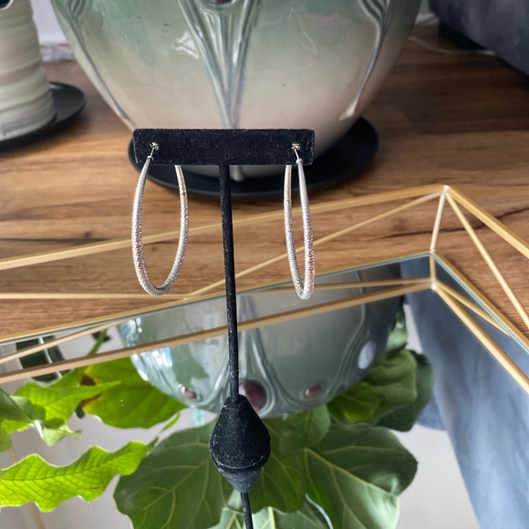 SET OF 2 XL HOPP EARRINGS - Picture 7 of 11